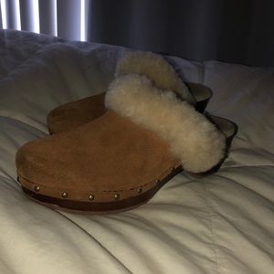 Ugg clogs girls  sz 3